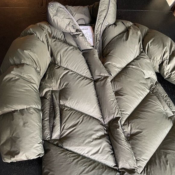 ❌SOLD❌ Wilfred The Cloud Puff Maxi - Picture 4 of 10